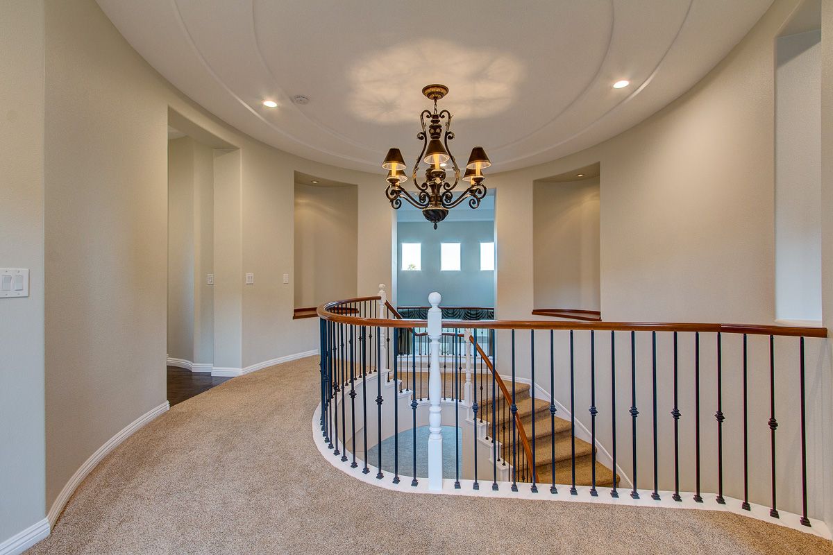 Front Entry Chanelier